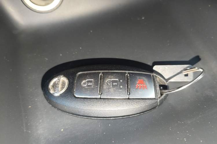 Used Nissan Tiida 2011 1.6L CVT Smart Version Vehicle Key