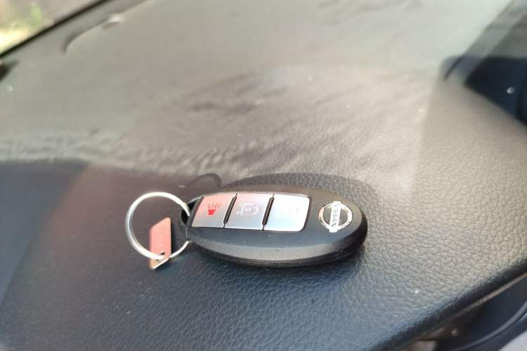 Used Nissan Tiida 2011 1.6L CVT Smart Version Vehicle Key