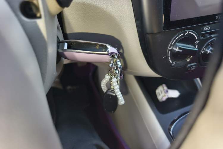 Used Nissan Tiida 2011 1.6L CVT Comfort Model Vehicle Key