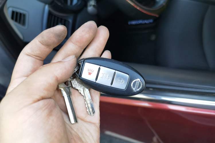 Used Nissan Tiida 2011 1.6L CVT Smart Version Vehicle Key