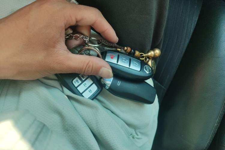 Used Nissan Tiida 2011 1.6L CVT Smart Version Vehicle Key