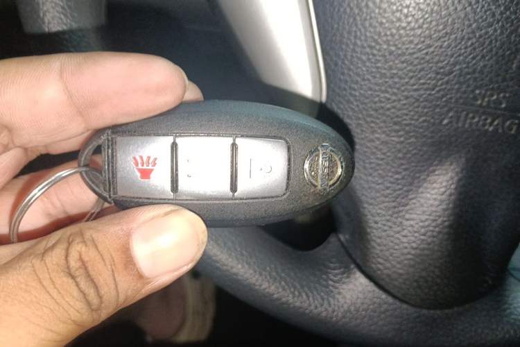 Used Nissan Tiida 2011 1.6L Manual Smart Version Vehicle Key