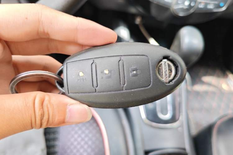 Used Nissan Tiida 2011 1.6L CVT Smart Version Vehicle Key