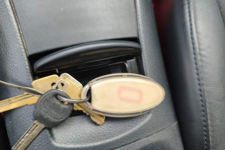 Used Nissan Tiida 2011 1.6L CVT Smart Version Vehicle Key
