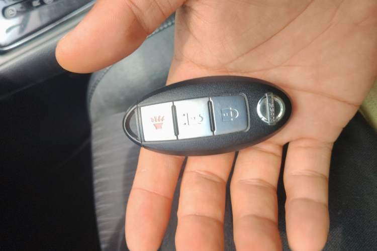 Used Nissan Tiida 2011 1.6L CVT Smart Version Vehicle Key
