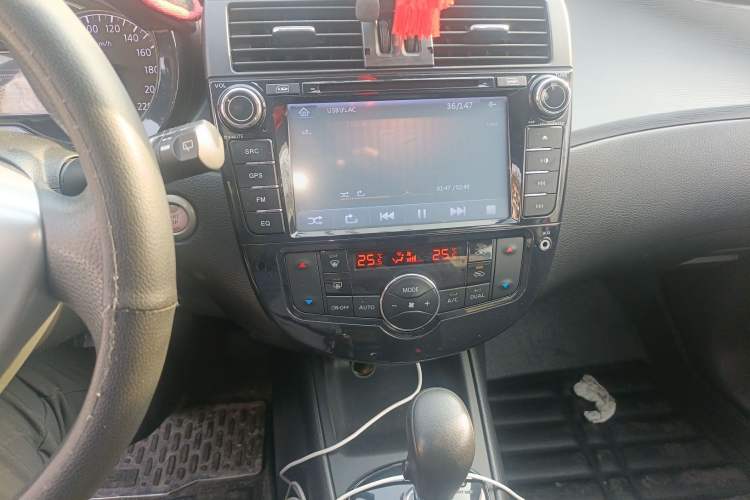 Used Nissan Tiida 2011 1.6L CVT Smart Version Audio And AC Panel
