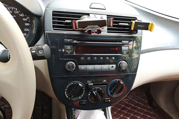 Used Nissan Tiida 2011 1.6L Manual Comfort Edition Audio And AC Panel