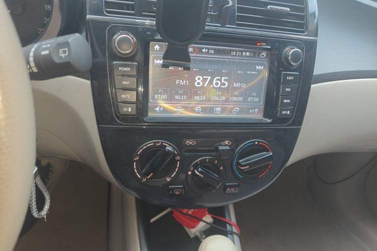Used Nissan Tiida 2011 1.6L CVT Comfort Model Audio And AC Panel