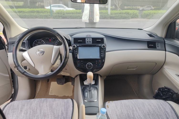 Used Nissan Tiida 2011 1.6L CVT Smart Version Center Console