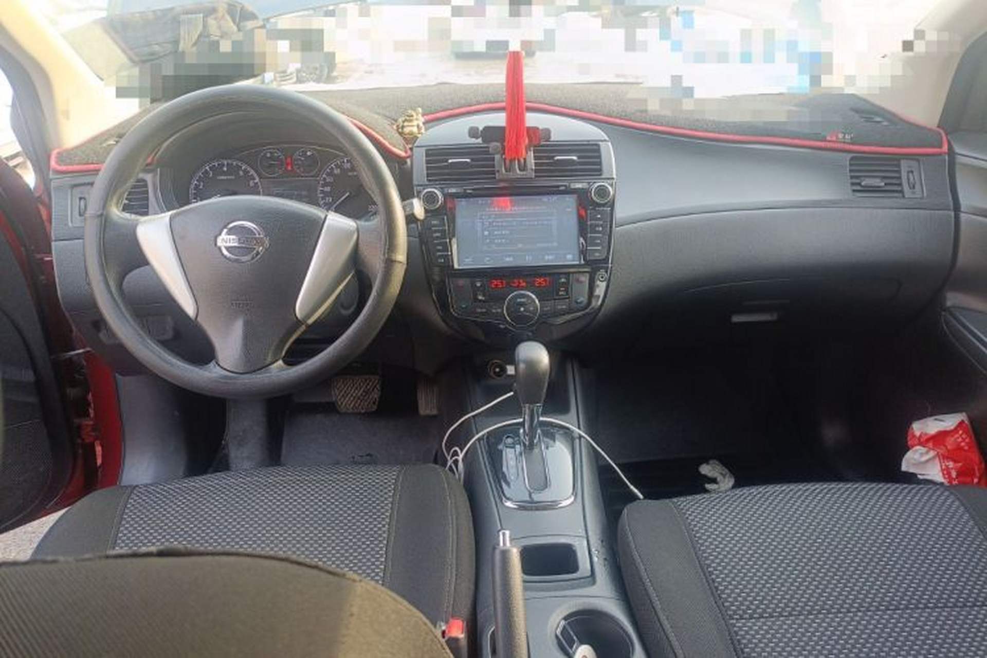 Used Nissan Tiida 2011 1.6L CVT Smart Version Center Console