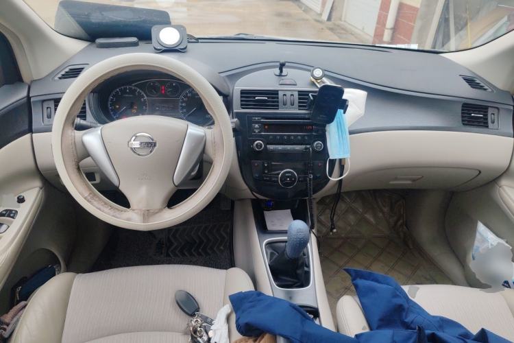 Used Nissan Tiida 2011 1.6L Manual Smart Version Center Console
