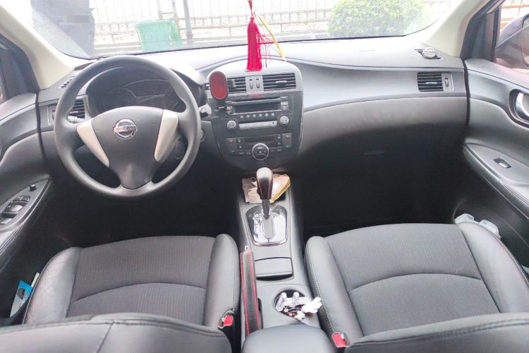 Used Nissan Tiida 2011 1.6L CVT Smart Version Center Console