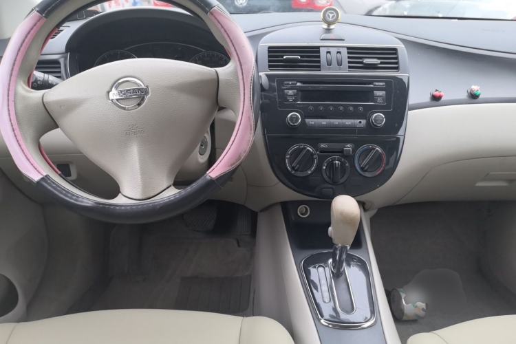 Used Nissan Tiida 2011 1.6L CVT Smart Version Center Console