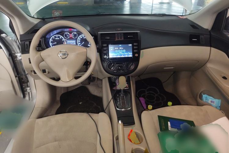 Used Nissan Tiida 2011 1.6L CVT Comfort Model Center Console