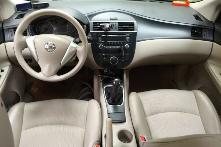 Used Nissan Tiida 2011 1.6L Manual Smart Version Center Console