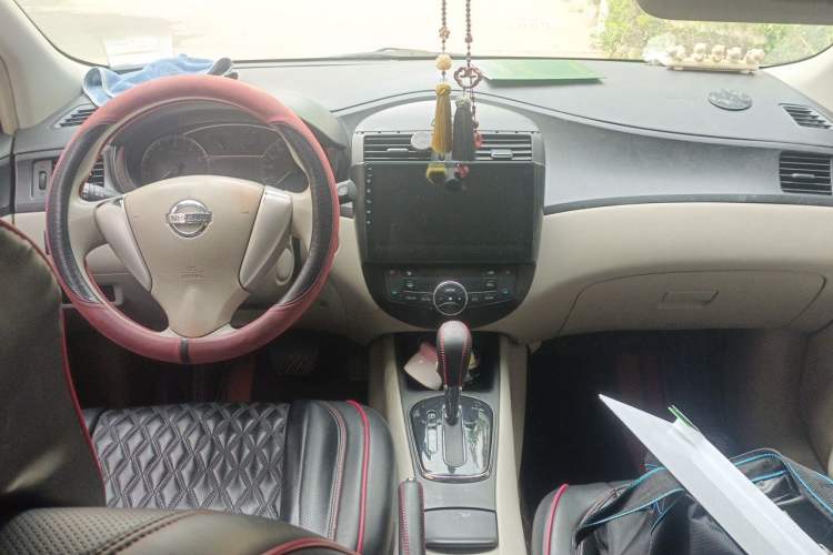 Used Nissan Tiida 2011 1.6L CVT Smart Version Center Console