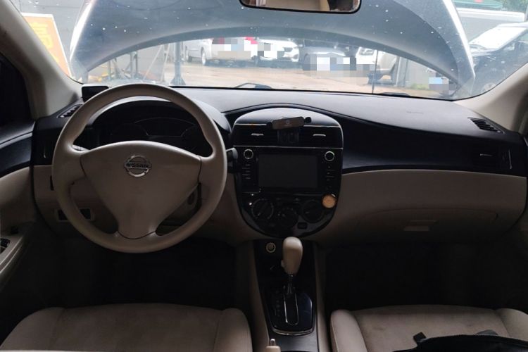 Used Nissan Tiida 2011 1.6L CVT Comfort Model Center Console