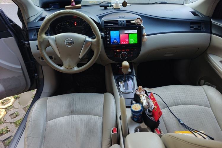 Used Nissan Tiida 2011 1.6L CVT Smart Version Center Console