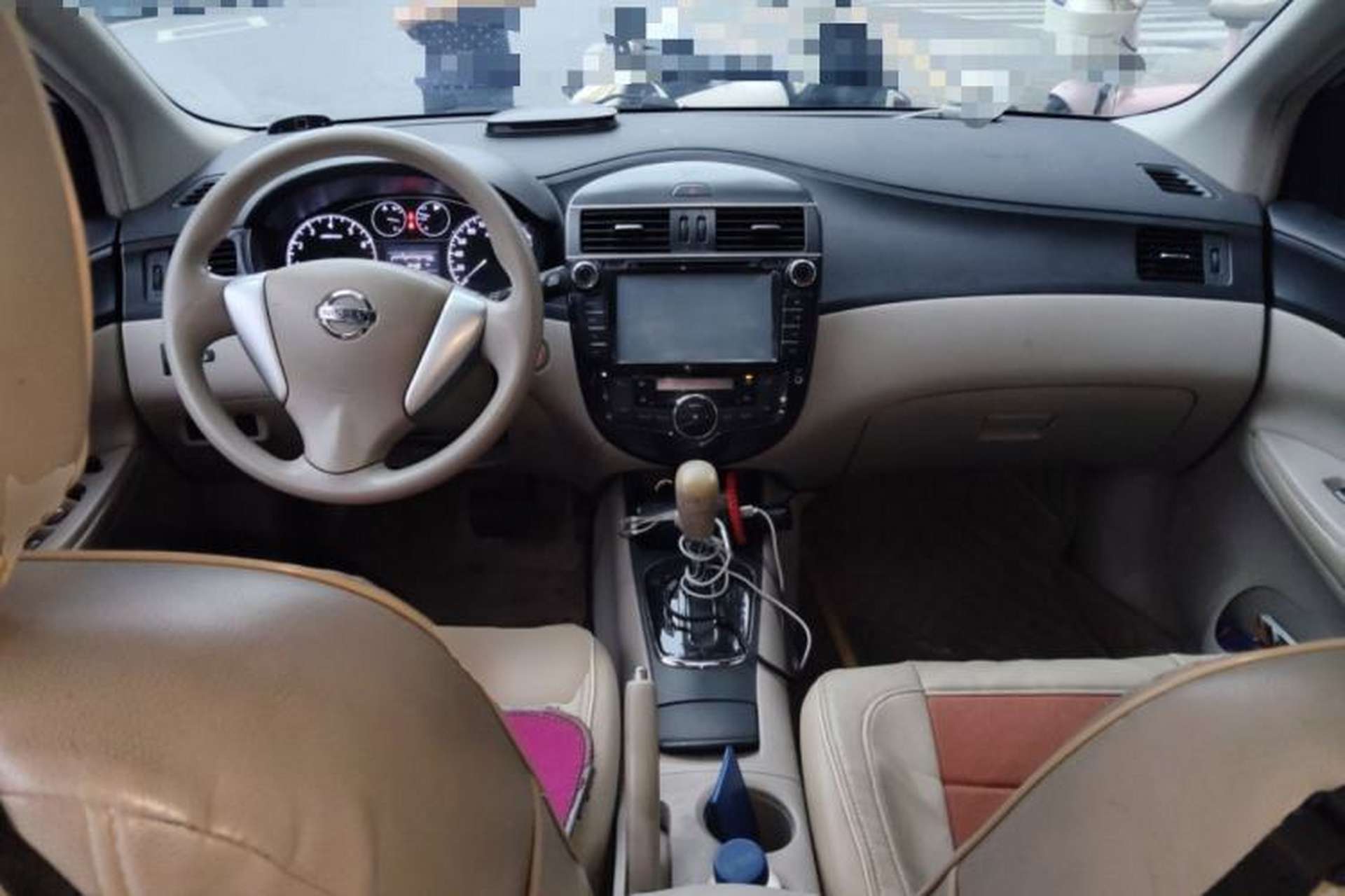 Used Nissan Tiida 2011 1.6L CVT Smart Version Center Console