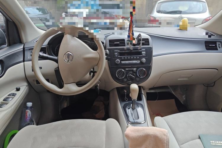Used Nissan Tiida 2011 1.6L CVT Comfort Model Center Console