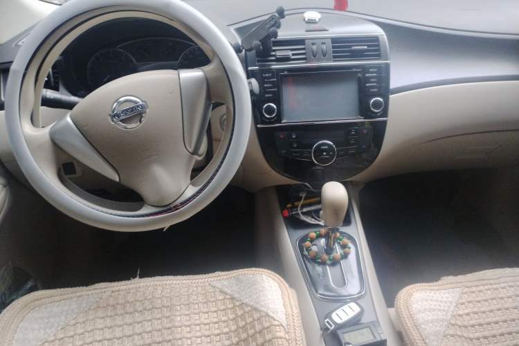 Used Nissan Tiida 2011 1.6L CVT Smart Version Center Console