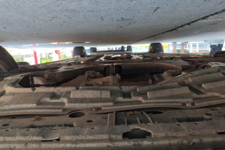 Used Nissan Tiida 2011 1.6L Manual Comfort Edition Chassis Front