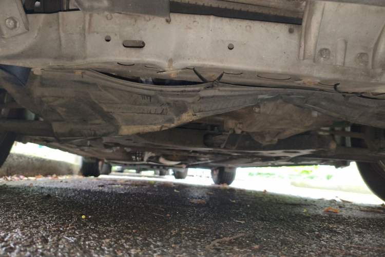 Used Nissan Tiida 2011 1.6L Manual Smart Version Chassis Front