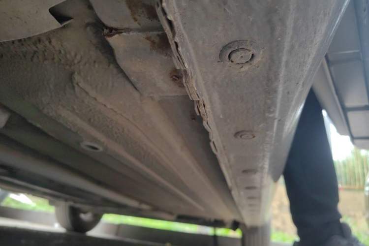 Used Nissan Tiida 2011 1.6L Manual Comfort Edition Chassis Front Left
