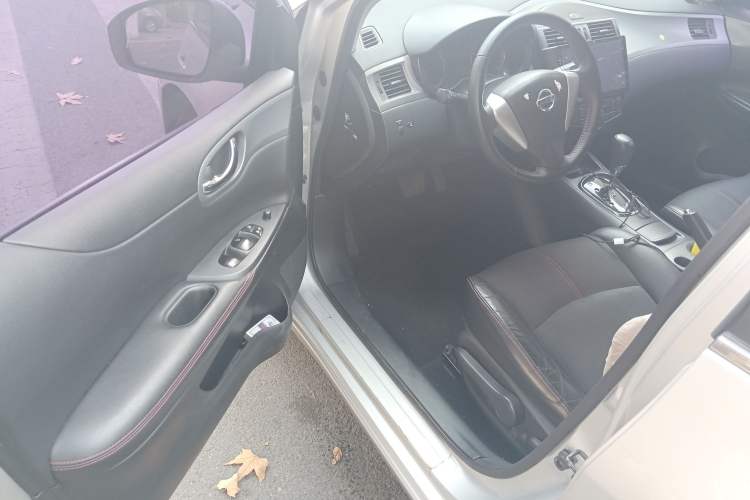 Used Nissan Tiida 2011 1.6T M-CVT Dynamic Edition Driver Seat