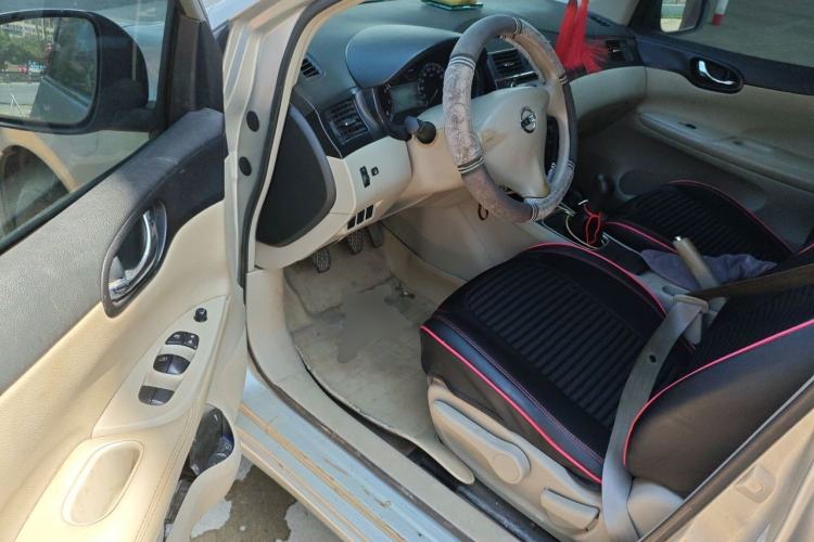 Used Nissan Tiida 2011 1.6L Manual Comfort Edition Driver Seat