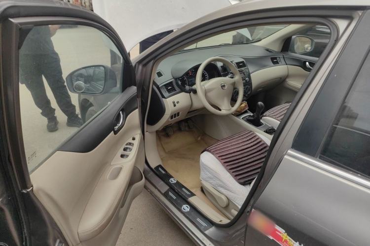 Used Nissan Tiida 2011 1.6L Manual Comfort Edition Driver Seat