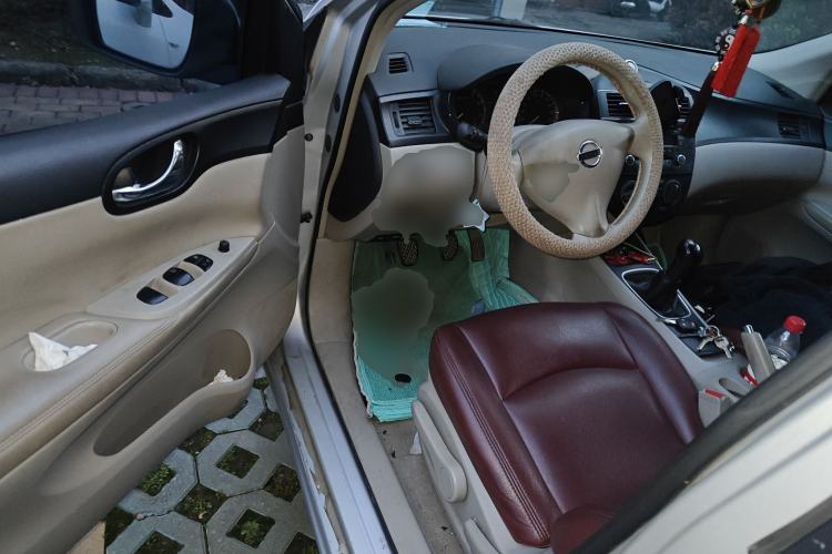 Used Nissan Tiida 2011 1.6L Manual Comfort Edition Driver Seat