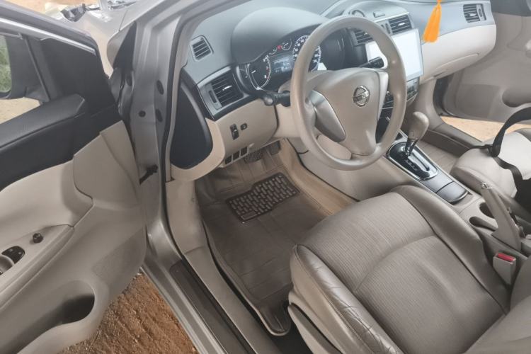 Used Nissan Tiida 2011 1.6L CVT Smart Version Driver Seat