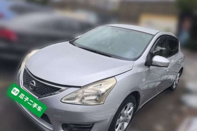 Ojetý Nissan Tiida 2011 1.6L CVT Smart Version