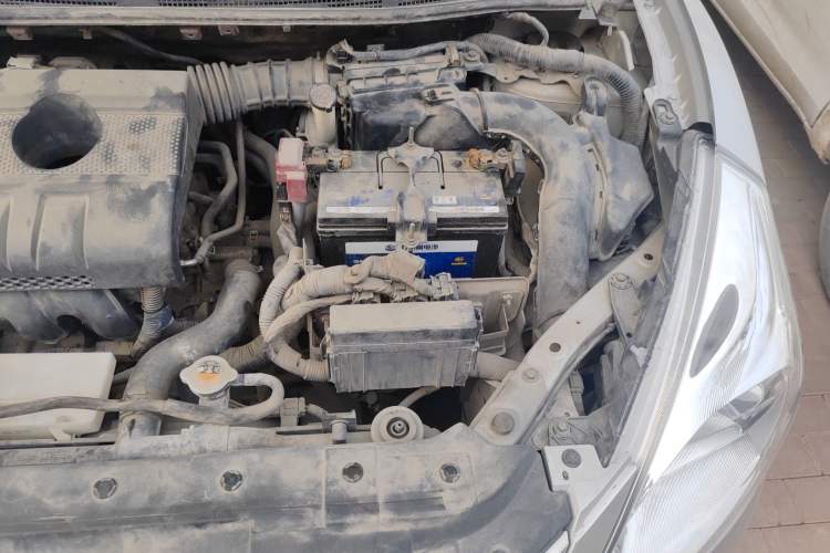 Used Nissan Tiida 2011 1.6L CVT Smart Version Engine Bay Left