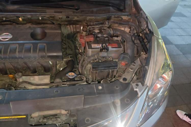 Used Nissan Tiida 2011 1.6L CVT Smart Version Engine Bay Left