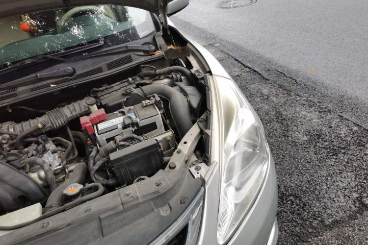 Used Nissan Tiida 2011 1.6L CVT Comfort Model Engine Bay Left