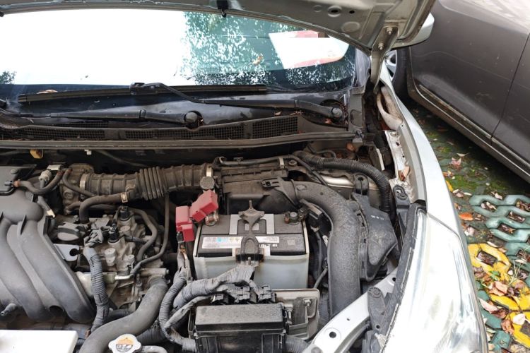 Used Nissan Tiida 2011 1.6L Manual Comfort Edition Engine Bay Left