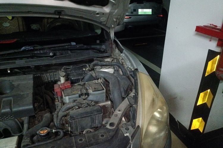 Used Nissan Tiida 2011 1.6L CVT Smart Version Engine Bay Left