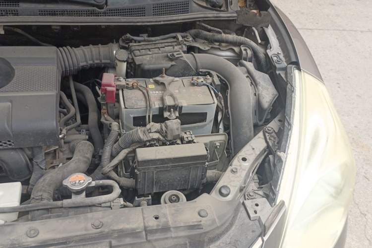 Used Nissan Tiida 2011 1.6L CVT Smart Version Engine Bay Left