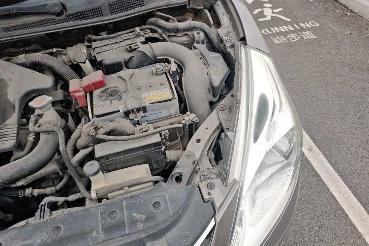 Used Nissan Tiida 2011 1.6T Manual Xuan Dong Edition Engine Bay Left