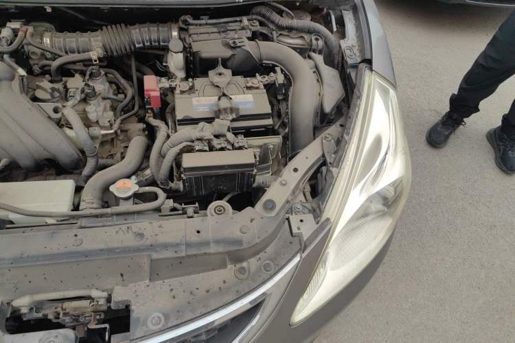 Used Nissan Tiida 2011 1.6L Manual Comfort Edition Engine Bay Left