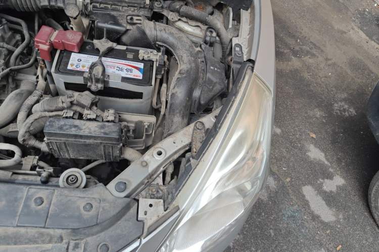 Used Nissan Tiida 2011 1.6L CVT Comfort Model Engine Bay Left