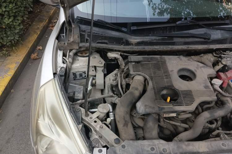 Used Nissan Tiida 2011 1.6T M-CVT Dynamic Edition Engine Bay Right