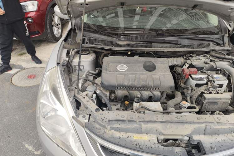 Used Nissan Tiida 2011 1.6L CVT Smart Version Engine Bay Right