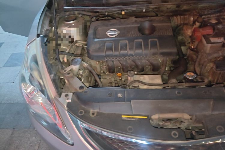 Used Nissan Tiida 2011 1.6L CVT Smart Version Engine Bay Right