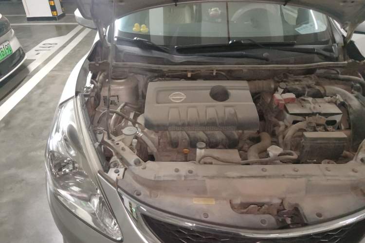 Used Nissan Tiida 2011 1.6L CVT Smart Version Engine Bay Right