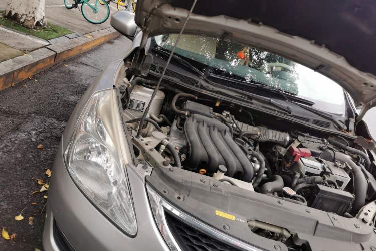Used Nissan Tiida 2011 1.6L CVT Comfort Model Engine Bay Right