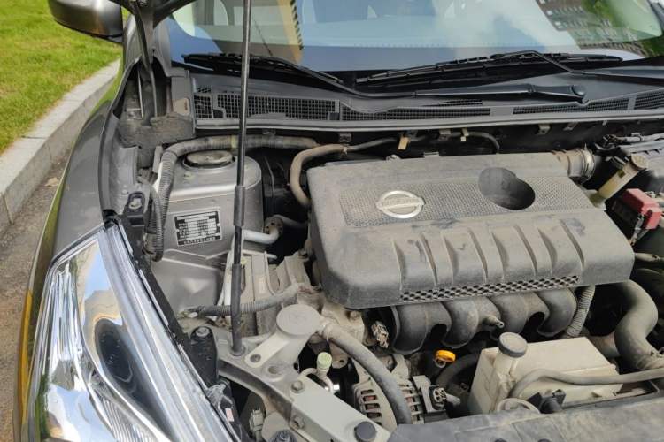 Used Nissan Tiida 2011 1.6L CVT Smart Version Engine Bay Right