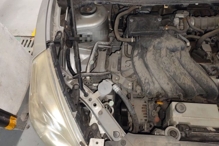 Used Nissan Tiida 2011 1.6L CVT Comfort Model Engine Bay Right